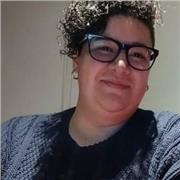 Maestra en música imparte clases a todas las edades